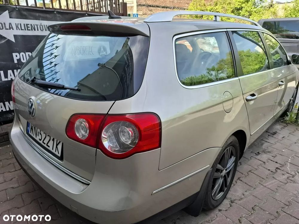 Volkswagen Passat 2.0 FSI Highline - 5