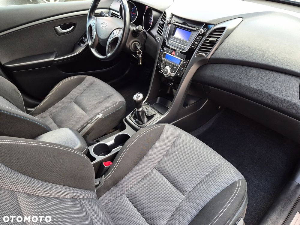 Hyundai i30 i30cw 1.6 CRDi Intro Edition - 13