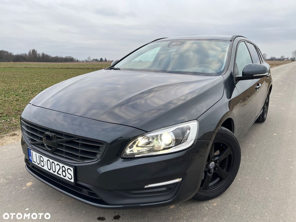 Volvo V60 D3 Drive-E Dynamic Edition (Momentum) - 1