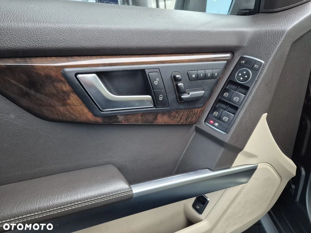 Mercedes-Benz GLK 350 4-Matic - 10