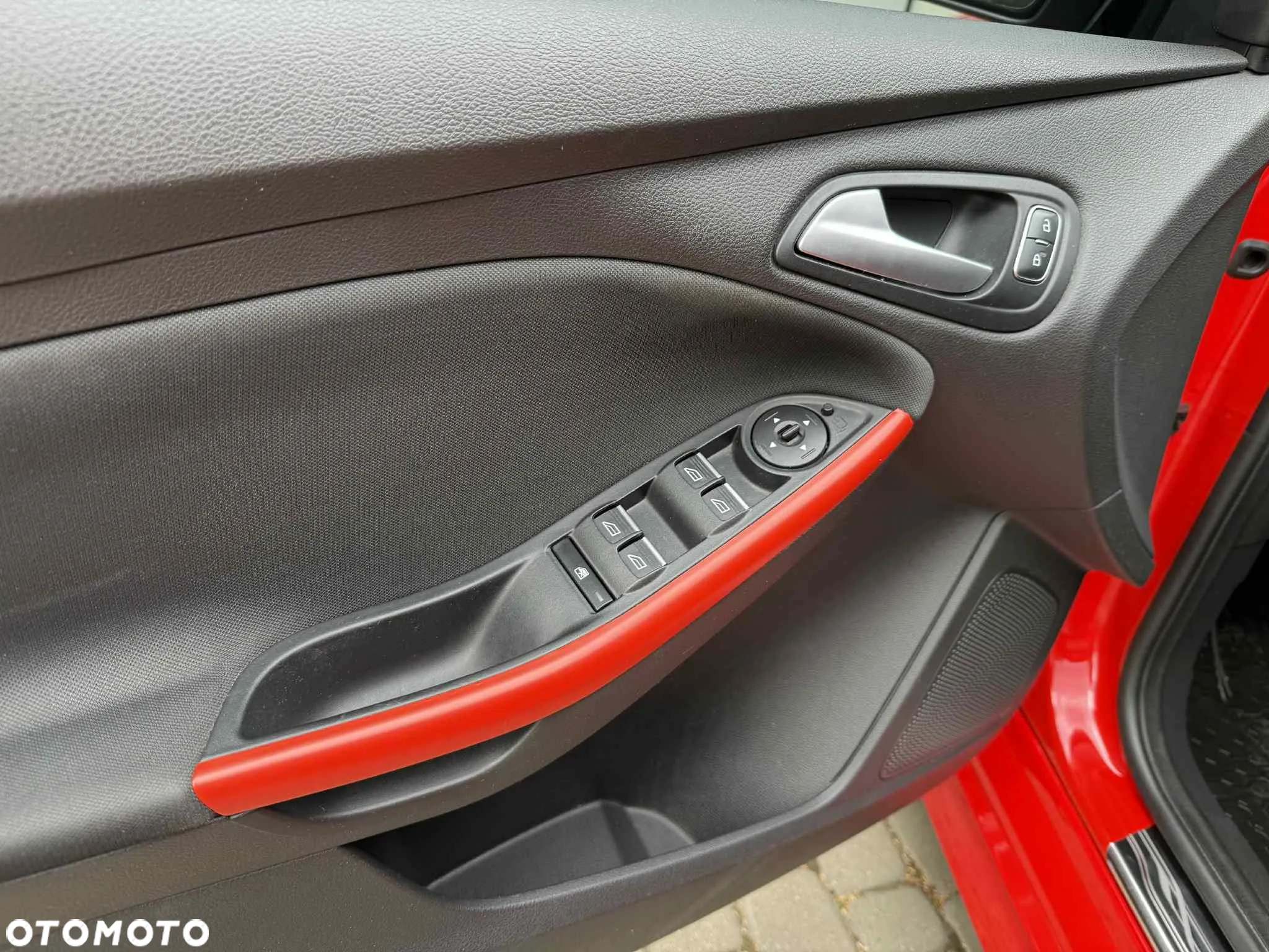 Ford Focus ver-1-5-ecoboost-st--line-red-ass - 18