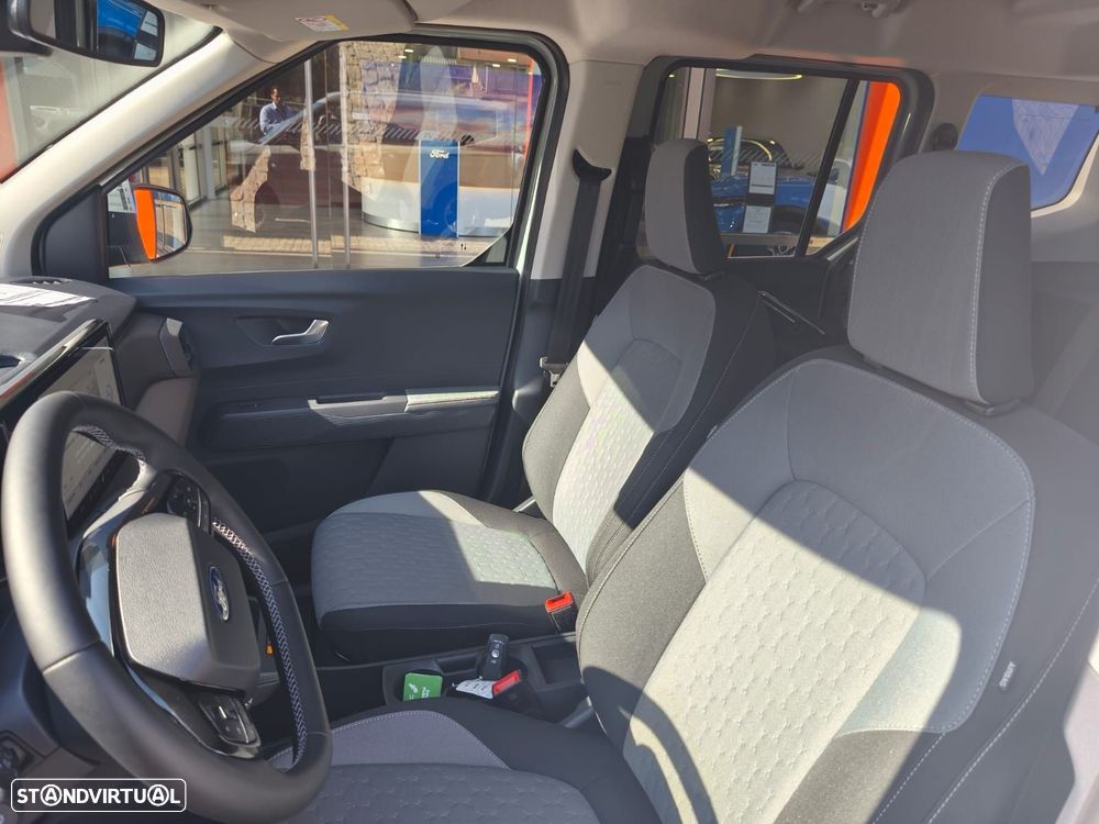 Ford Tourneo Courier 54 kWh Titanium - 7