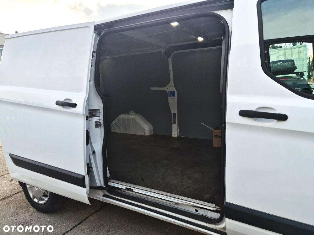 Ford TRANSIT CUSTOM - 25