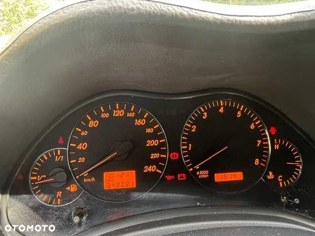 Toyota Avensis - 2