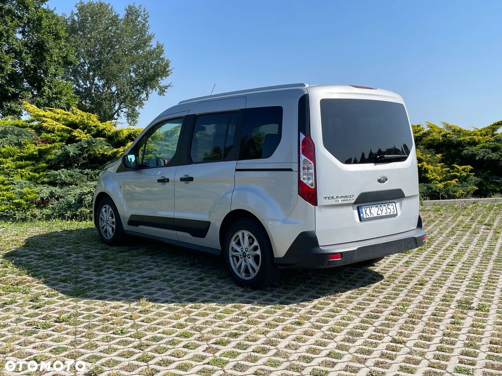 Ford Tourneo Connect - 11