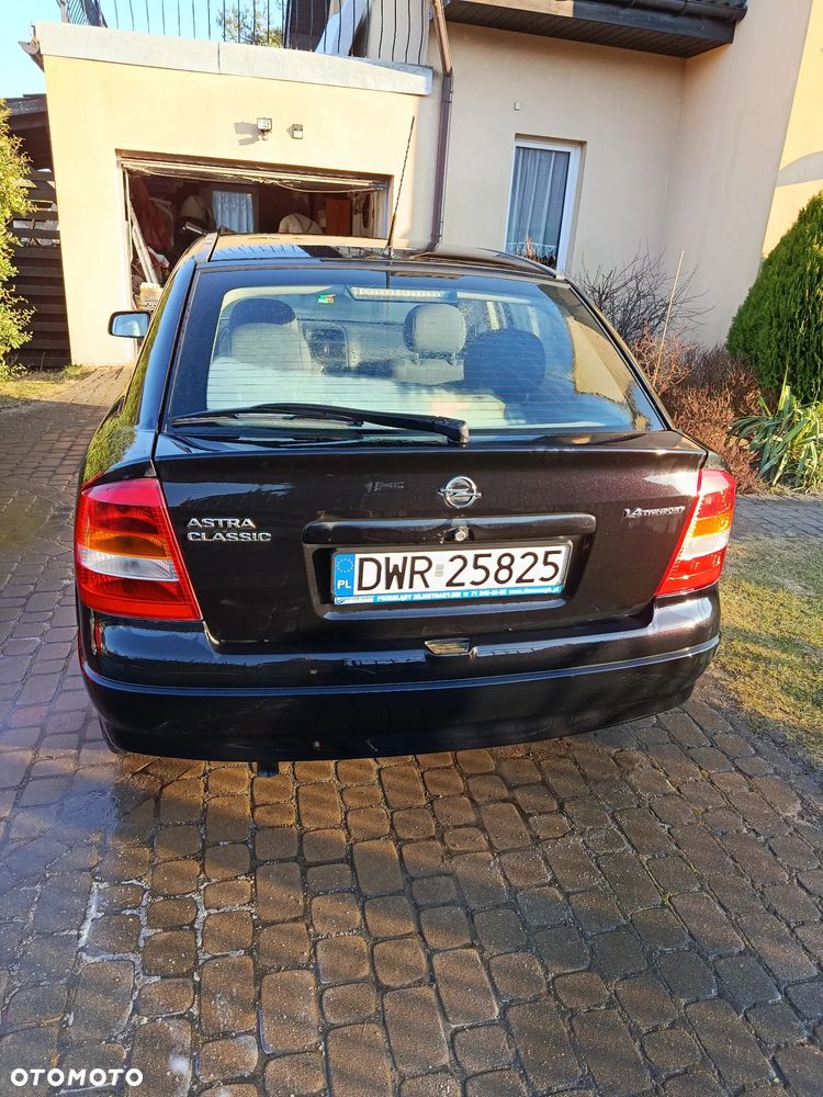 Opel Astra 1.4 - 3