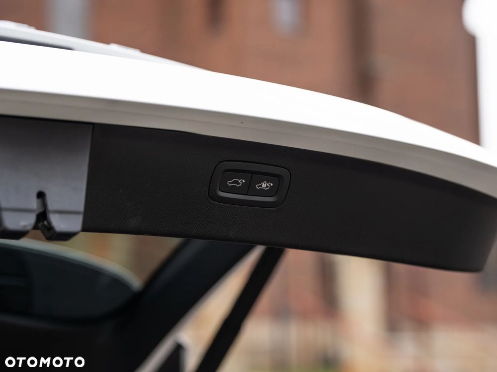 Volvo XC 90 T6 AWD Geartronic RDesign - 38