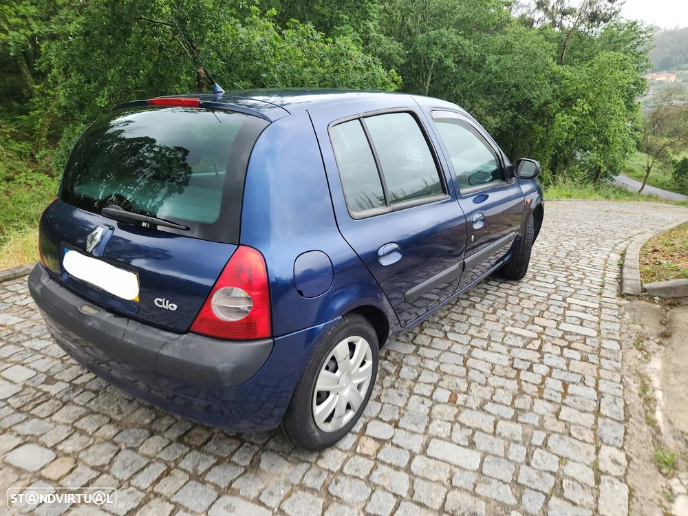 Renault Clio 1.2 16V Privilège - 6