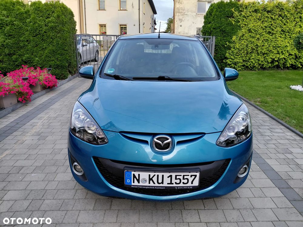 Mazda 2 2012 photo 2