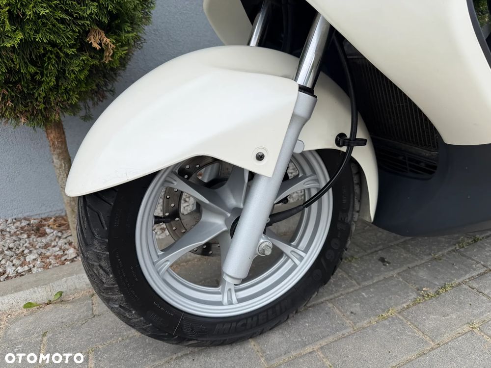Suzuki Burgman - 27