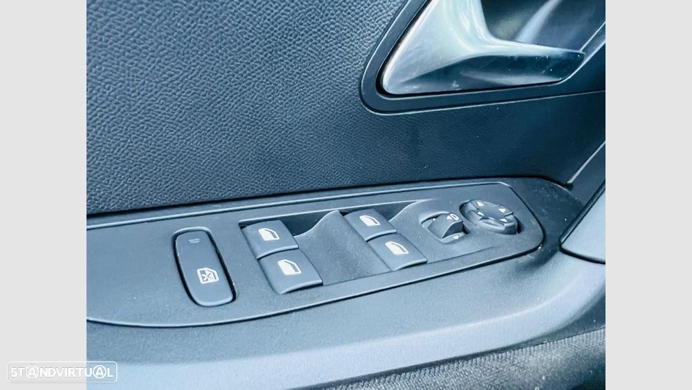 Peugeot 2008 1.2 PureTech Active Pack - 13