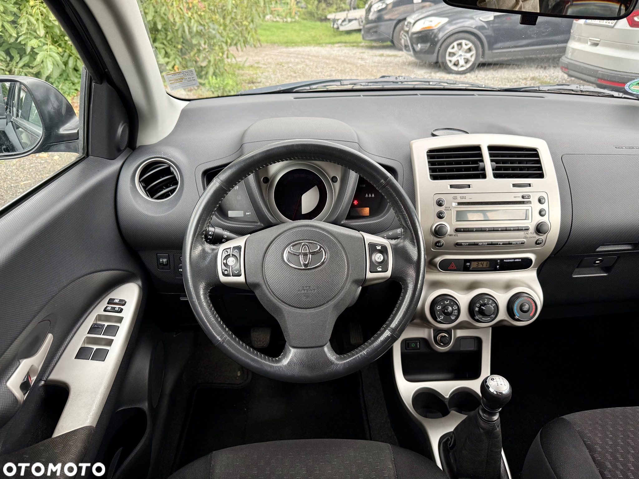 Toyota Urban Cruiser 1.33 4x2 Town - 27