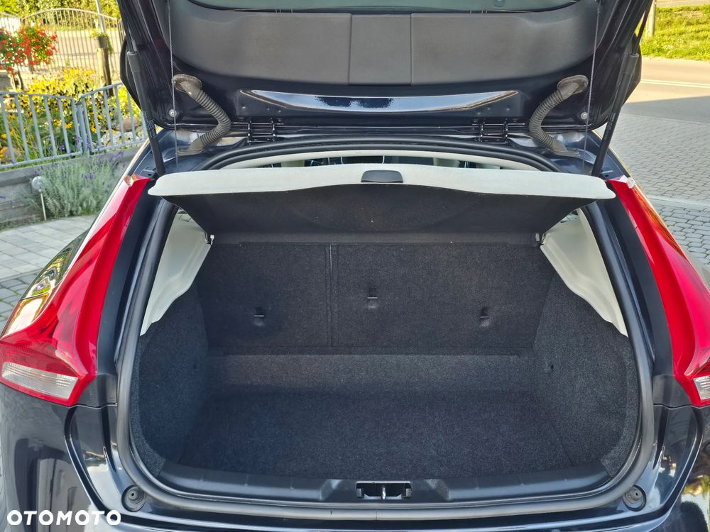 Volvo V40 Cross Country D3 - 18