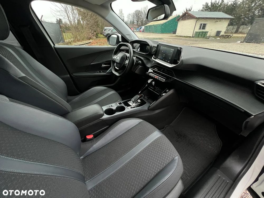 Peugeot 2008 1.5 BlueHDi Allure S&S EAT8 - 21