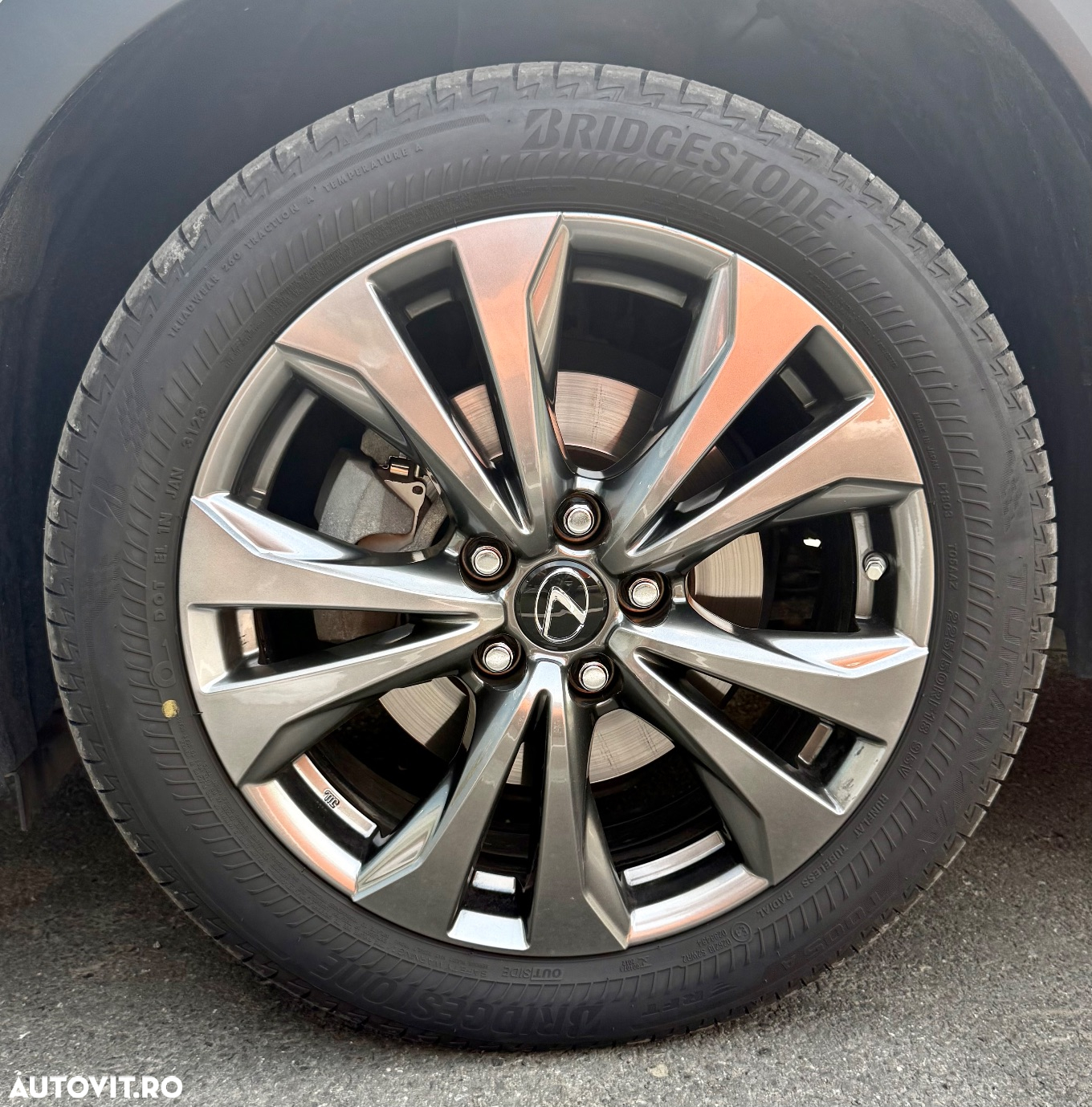 Lexus UX 250h 2.0L HEV 20H- (178 HP) 4X4 CVT F Sport - 22