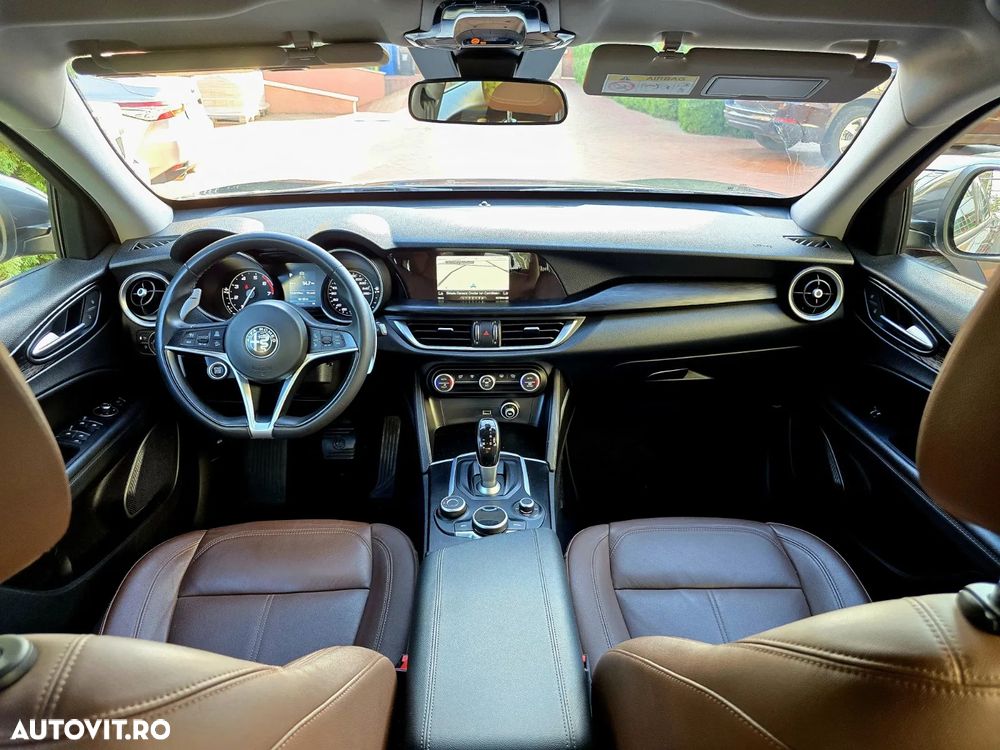 Alfa Romeo Stelvio - 1