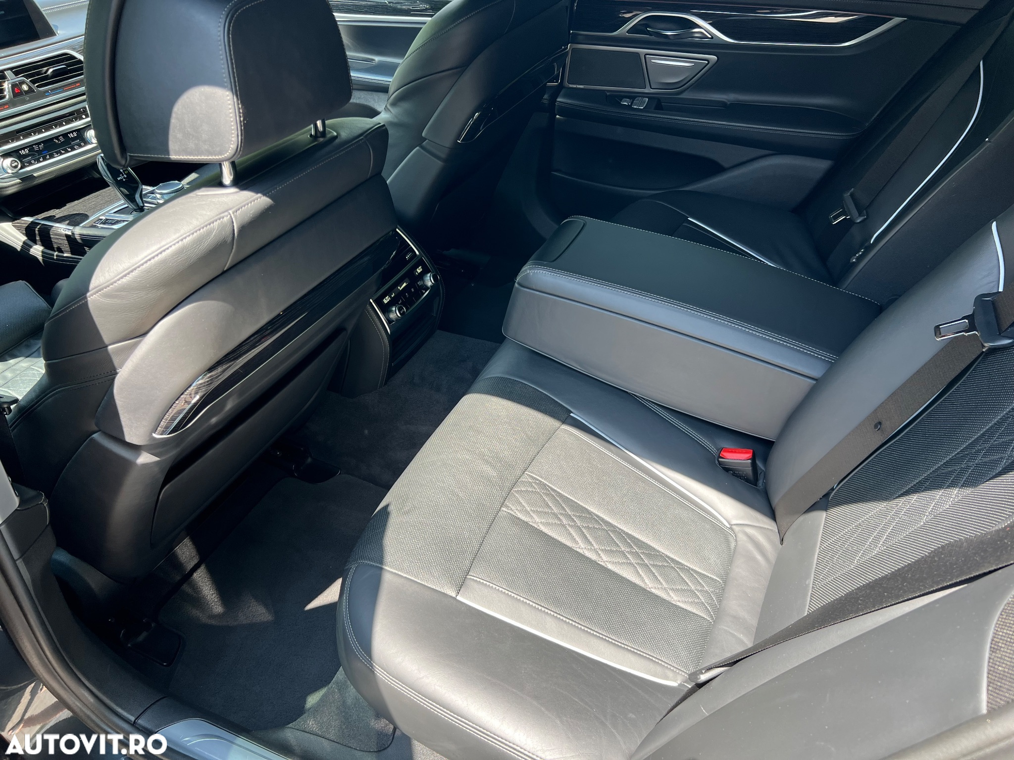 BMW Seria 7 740d xDrive - 36