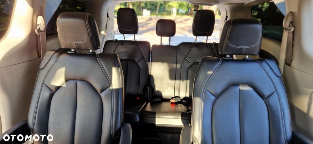 Chrysler Pacifica - 9