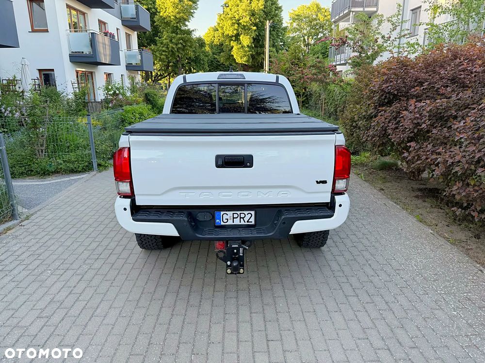 Toyota Tacoma - 12