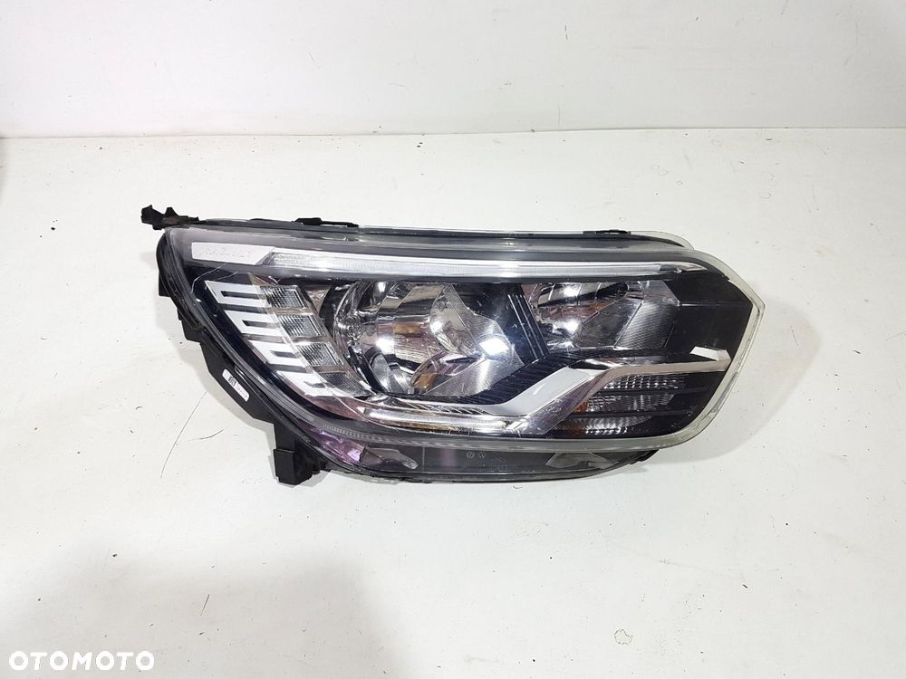 RENAULT EXPRESS 21- LAMPA PRZÓD PRZEDNIA LED PRAWA 260105660R EUROPA ORYGIN
