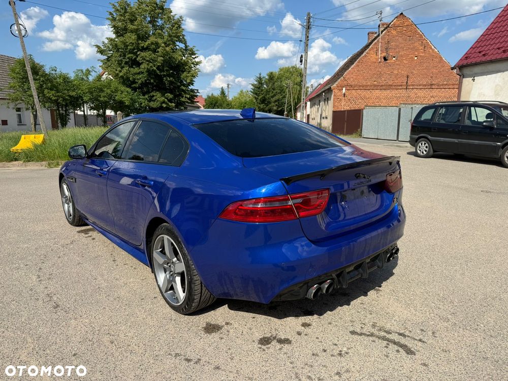 Jaguar XE 2.0 D AWD R-Sport - 10