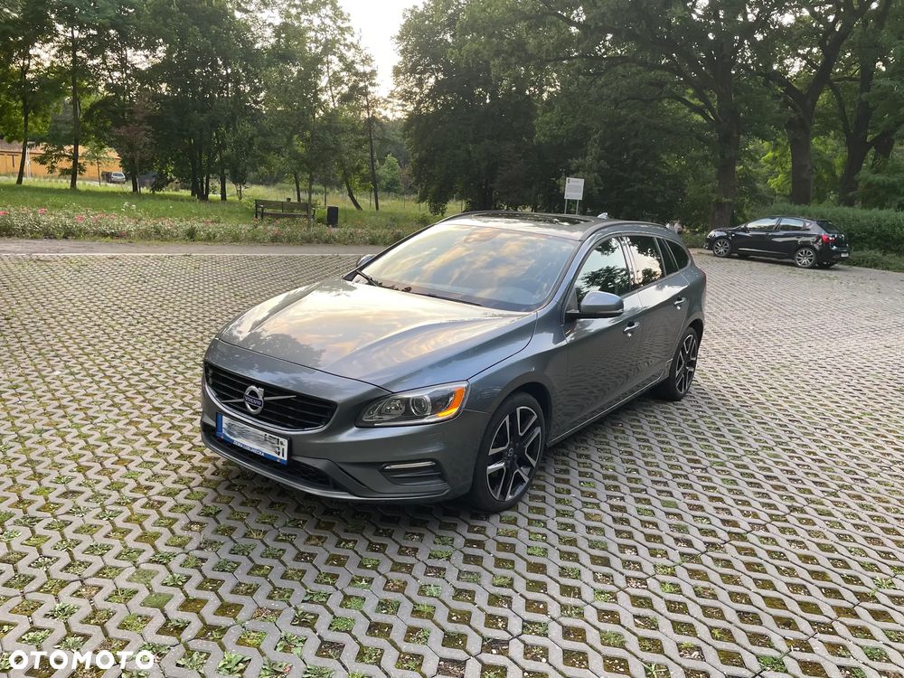 Volvo V60 T5 Geartronic R-Design - 3