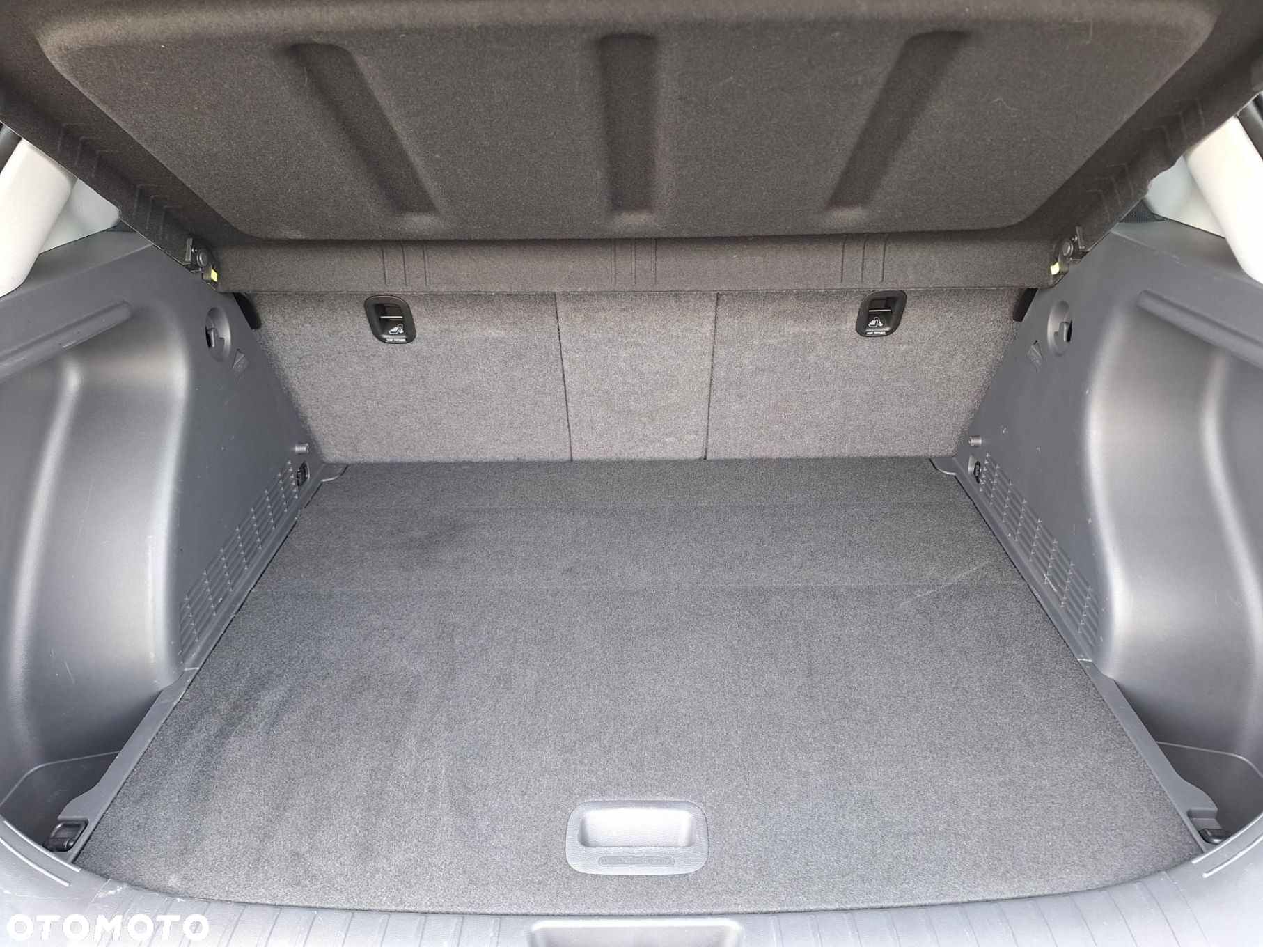 Hyundai Kona - 33