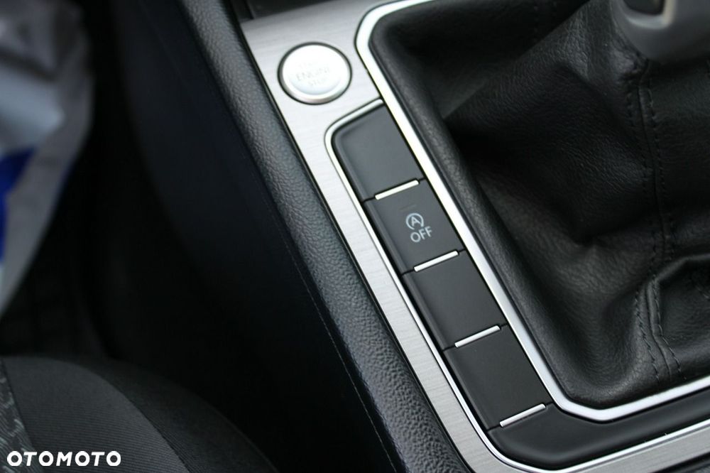 Volkswagen Passat - 24