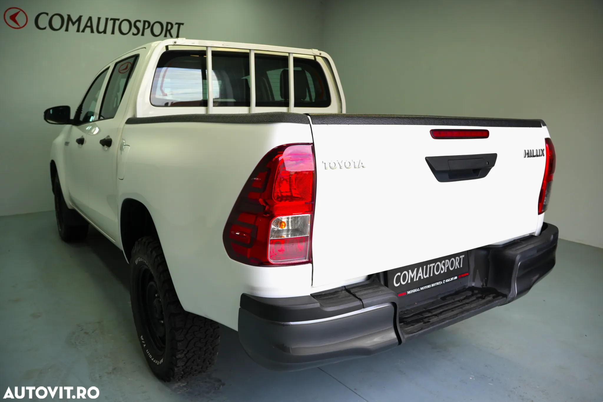 Toyota Hilux 4x4 Double Cab M/T Comfort - 4