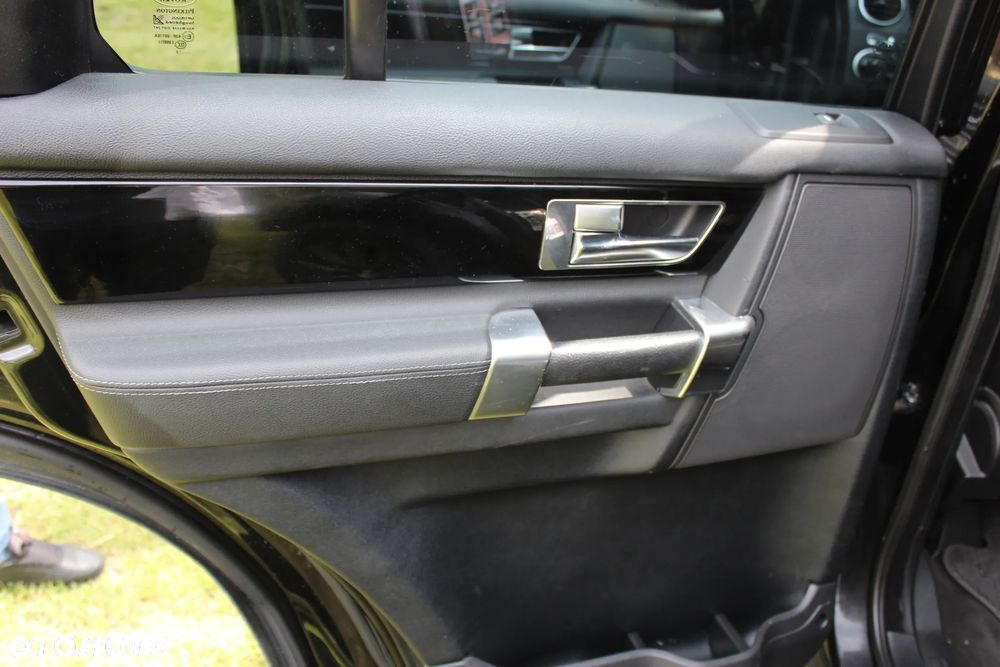Land Rover Discovery IV 3.0 SD V6 Landmark - 11
