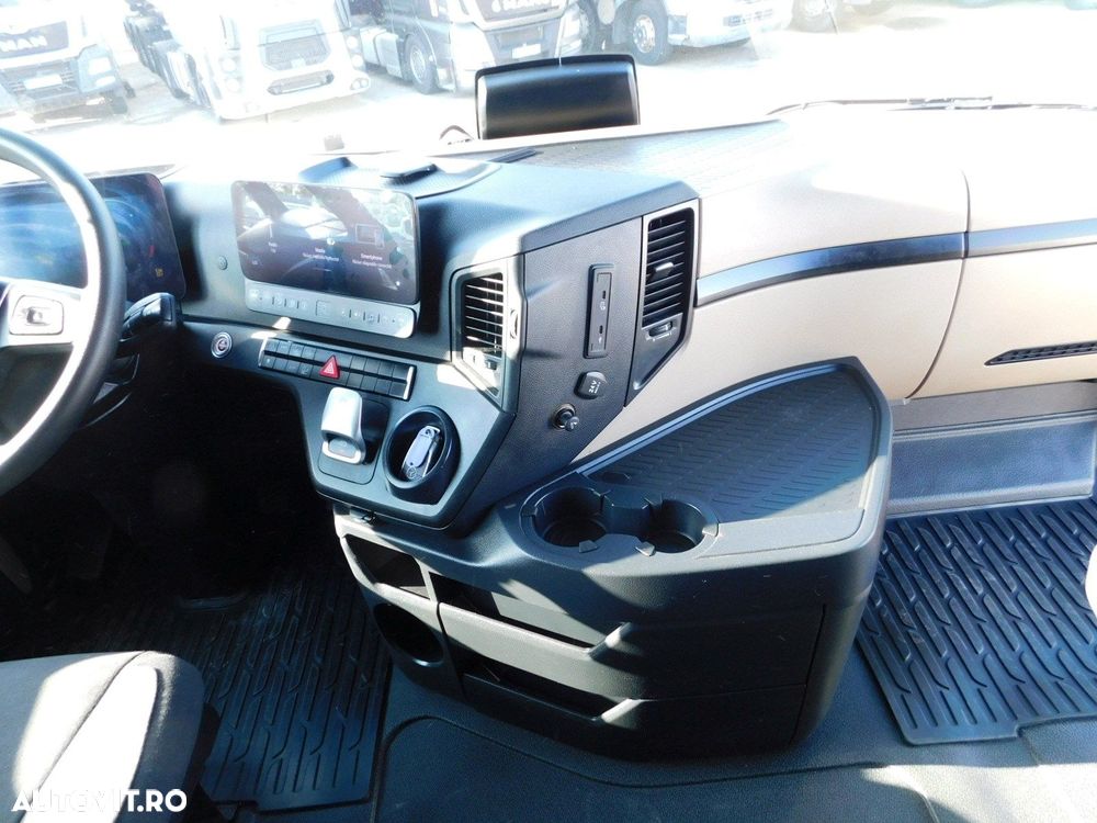 Mercedes-Benz Actros - 8