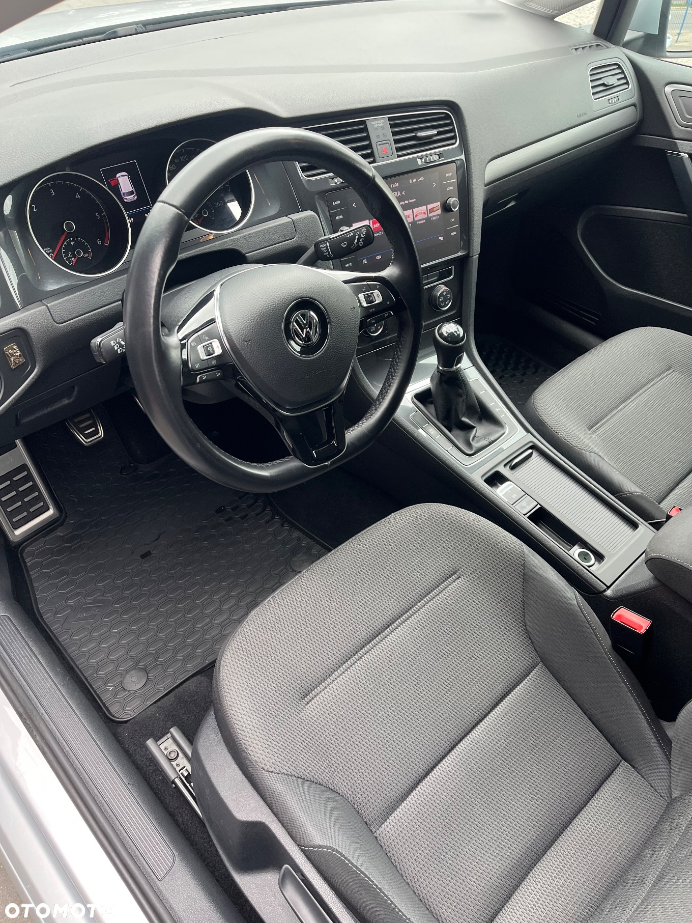 Volkswagen Golf VII 1.6 TDI BMT Comfortline - 5