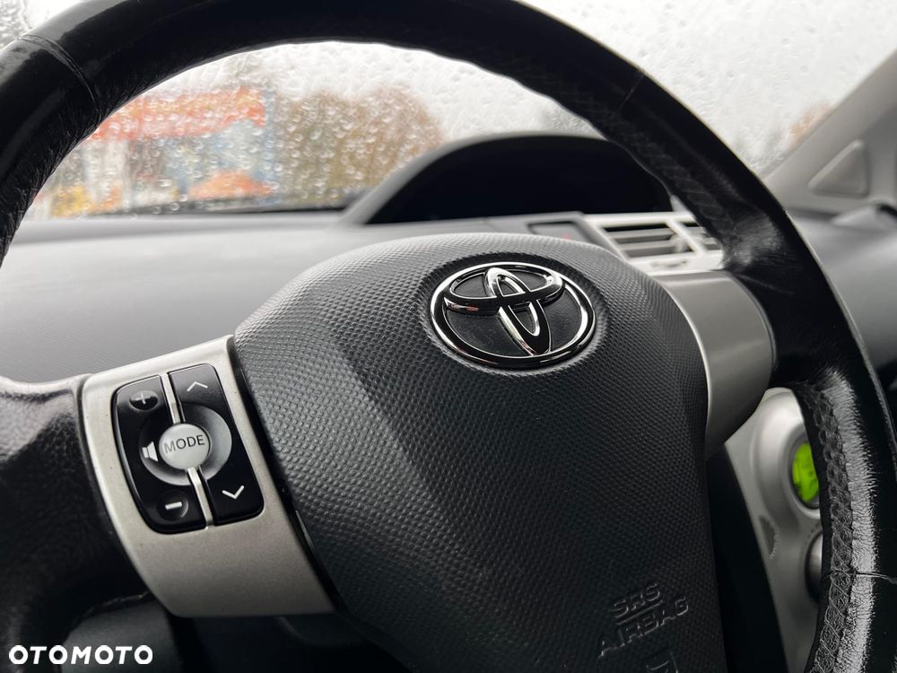 Toyota Yaris - 14