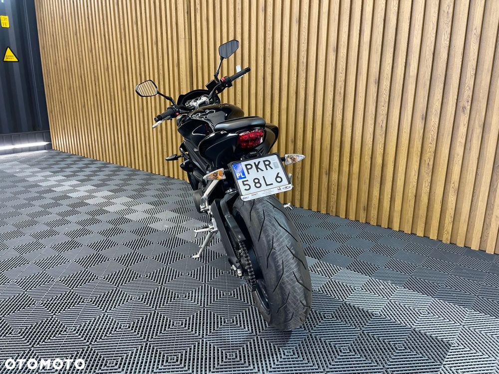 Triumph Street Triple - 4