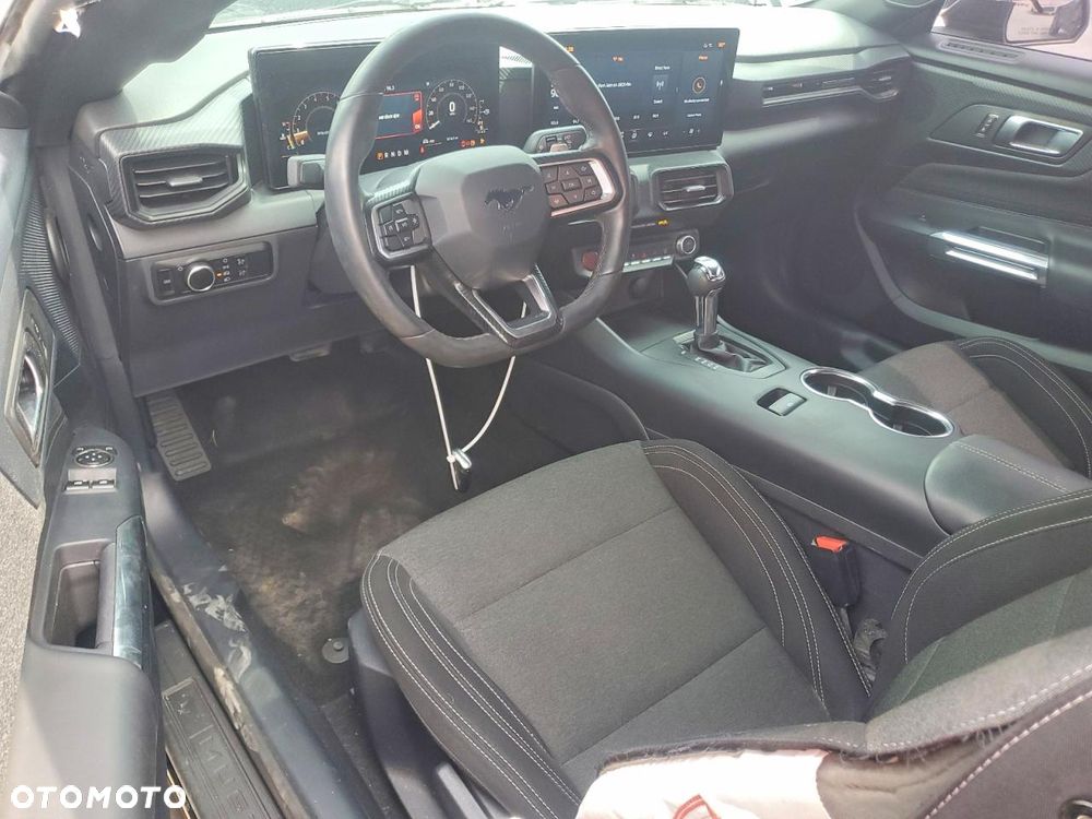 Ford Mustang - 10