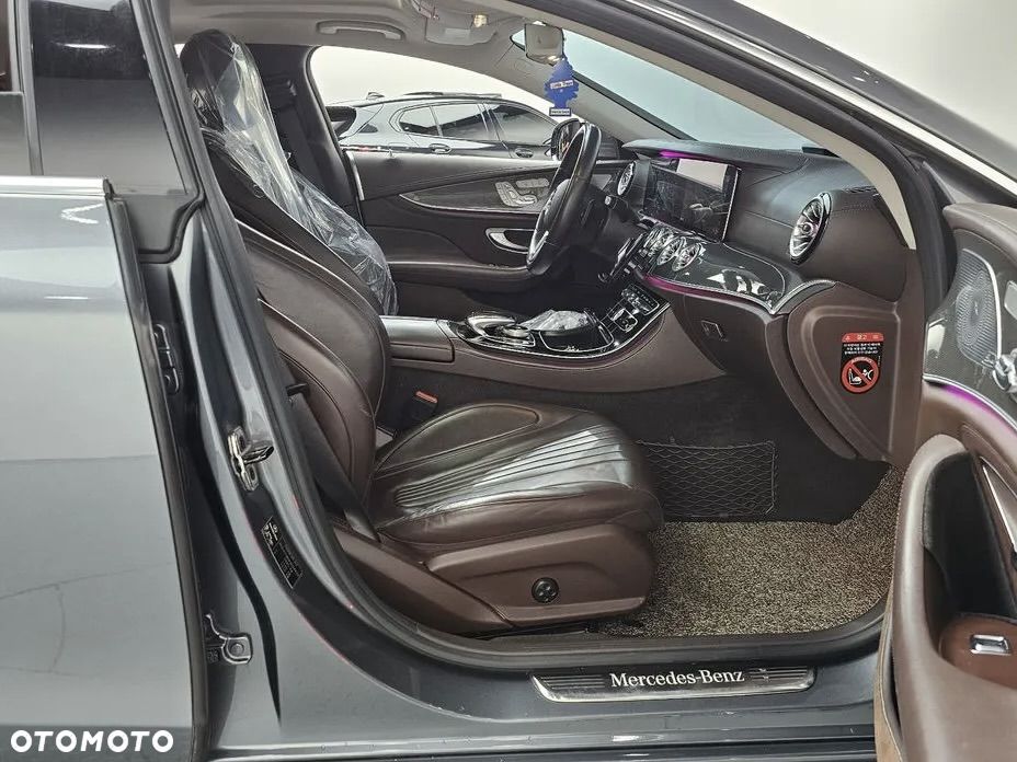 Mercedes-Benz CLS 300 d 9G-TRONIC AMG Line - 12