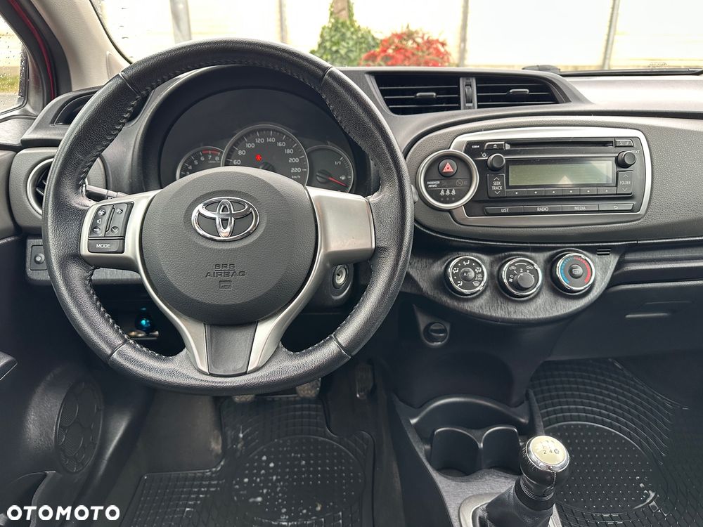 Toyota Yaris 1.0 VVT-i - 12
