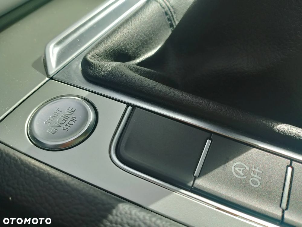 Volkswagen Passat 1.5 TSI EVO Business - 28