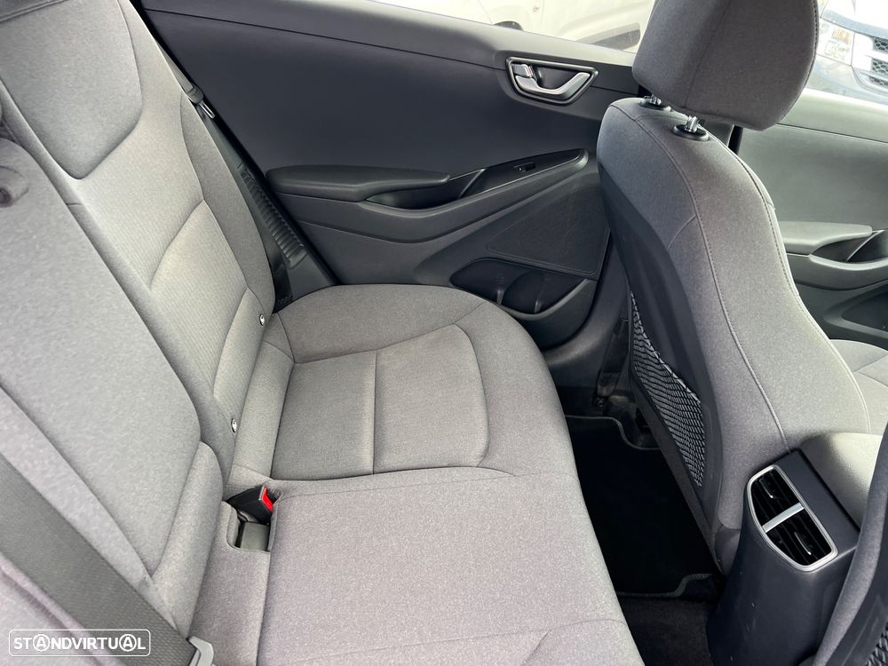Hyundai Ioniq 1.6 GDI HEV Hybrid Tech - 18