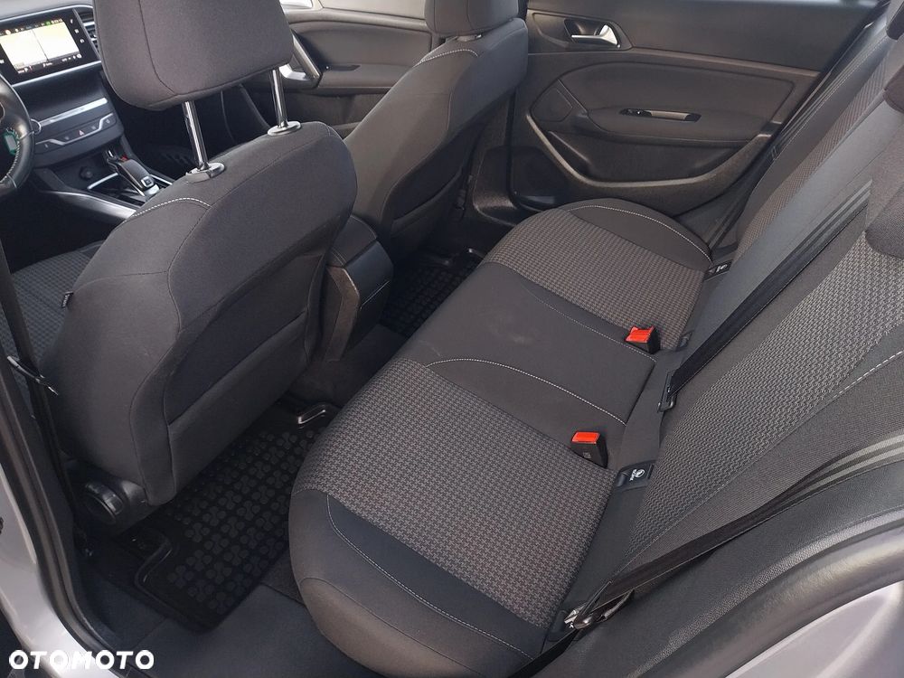 Peugeot 308 1.2 PureTech GPF Active Pack Business S&S EAT8 - 21