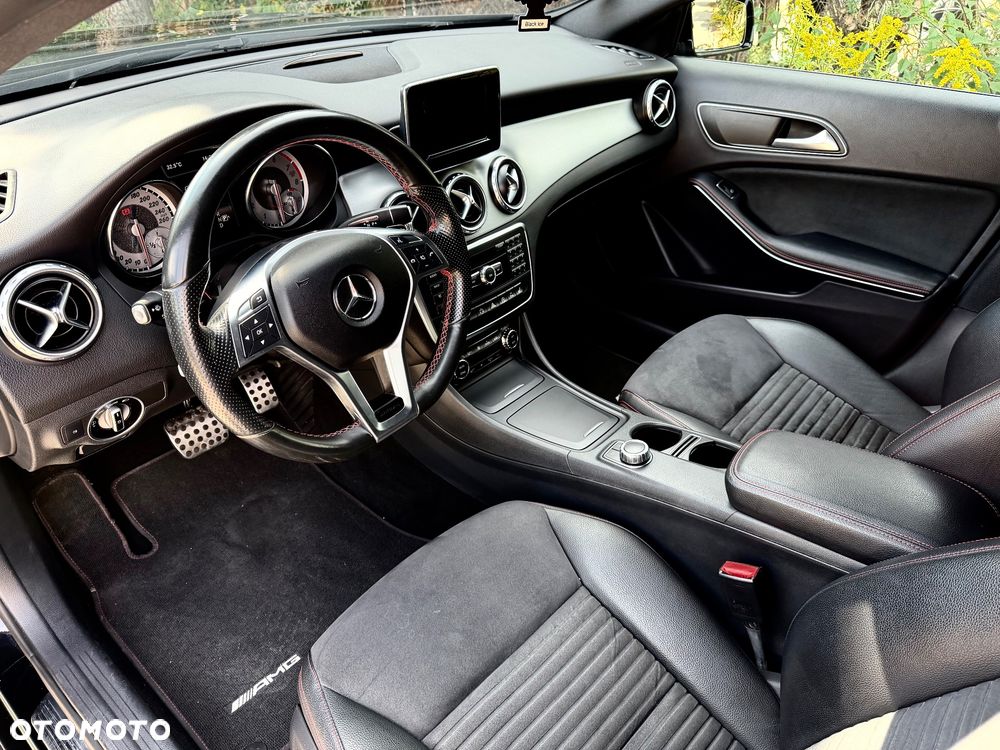 Mercedes-Benz GLA 200 7G-DCT AMG Line - 12