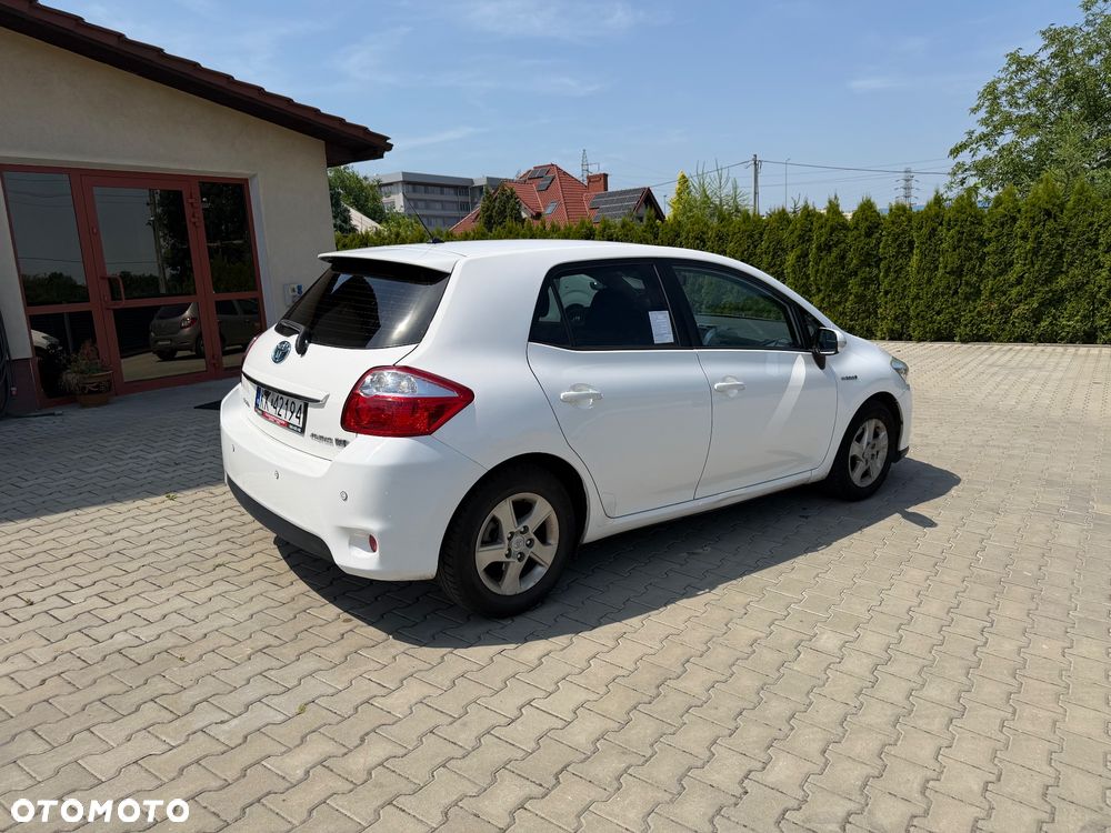 Toyota Auris 1.8 HSD Luna - 2