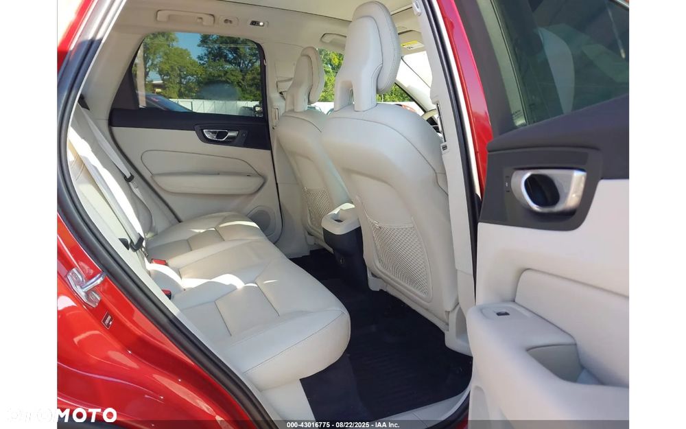 Volvo XC 60 T5 AWD Momentum - 11