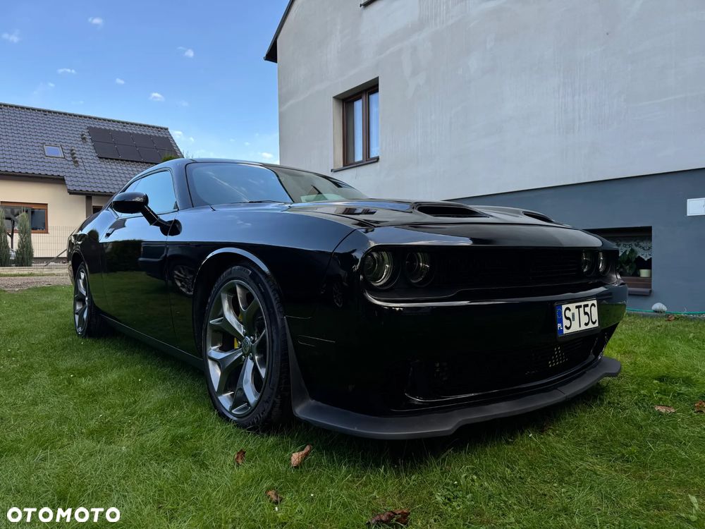 Dodge Challenger - 1