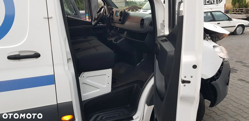 Mercedes-Benz Sprinter - 17