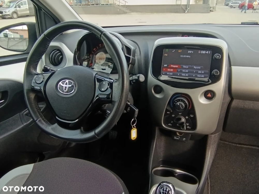 Toyota Aygo x-play - 18