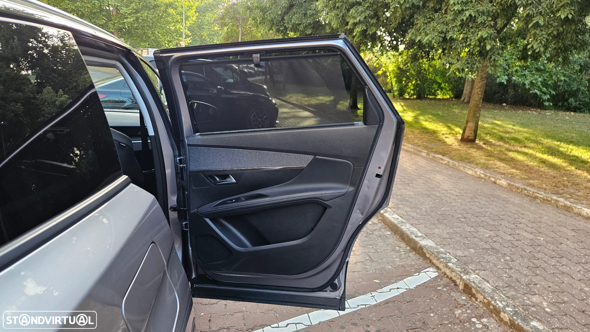 Peugeot 5008 1.5 BlueHDi Allure Pack EAT8 - 27