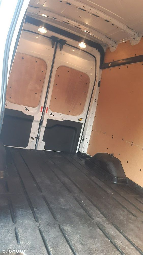 Ford Transit - 13