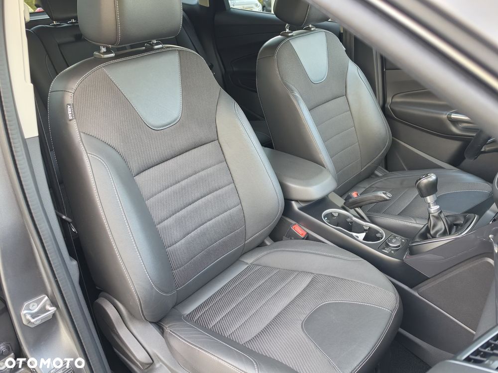 Ford Kuga - 26