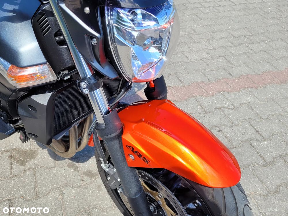 Suzuki GSR - 15